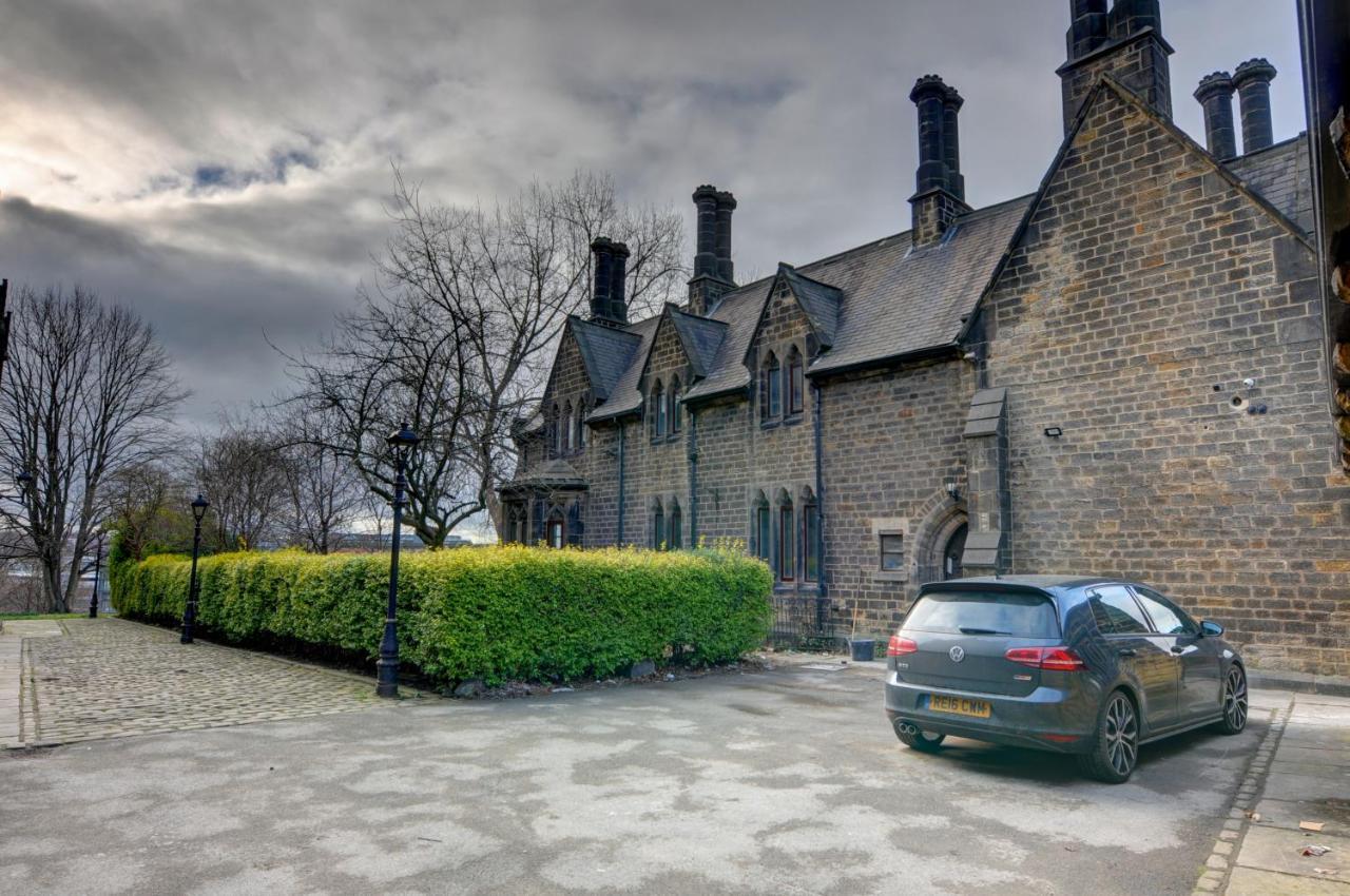 The Old Vicarage - Secure Parking, Fast Wifi, Garden Vila Leeds  Exterior foto