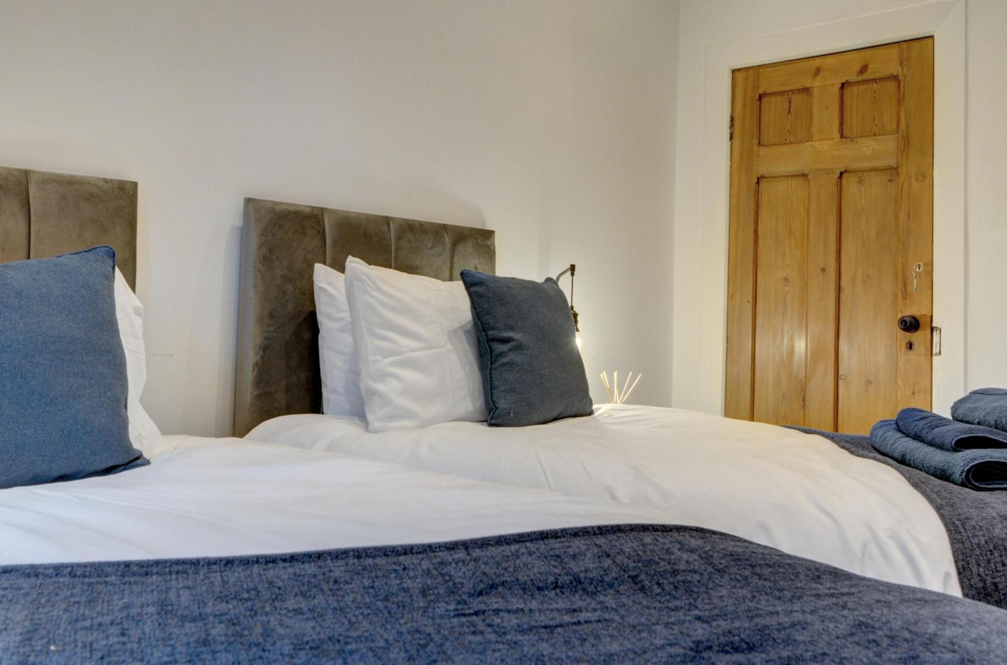 The Old Vicarage - Secure Parking, Fast Wifi, Garden Vila Leeds  Exterior foto