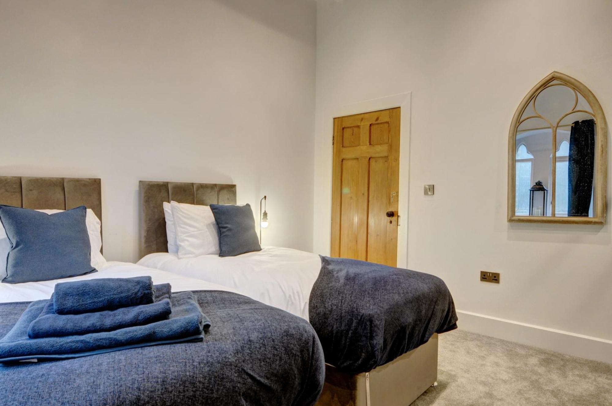 The Old Vicarage - Secure Parking, Fast Wifi, Garden Vila Leeds  Exterior foto